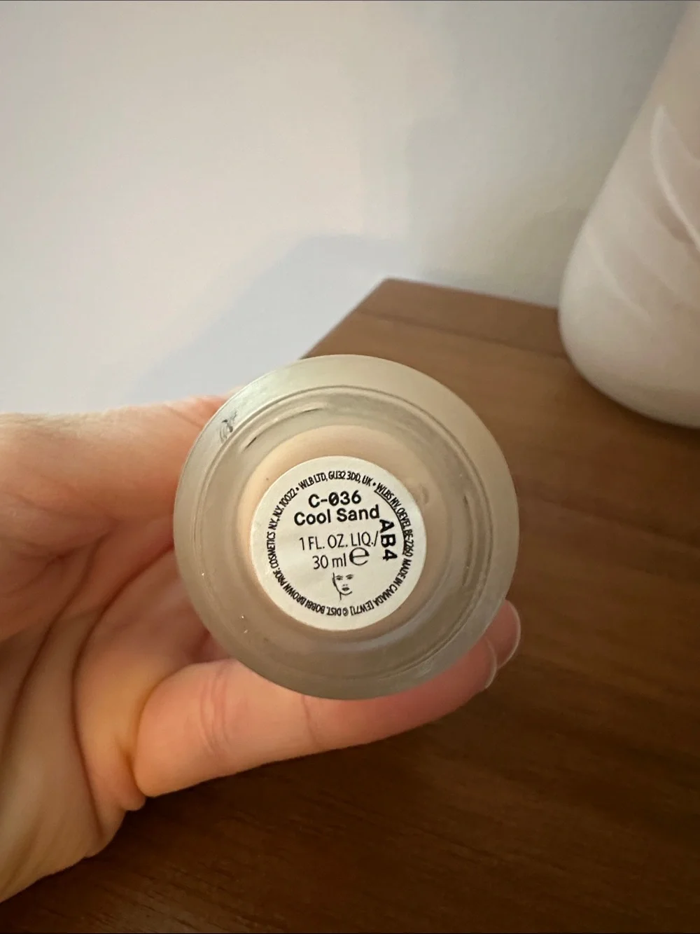 Bobby Brown Weightless Skin Foundation - Cool Sand